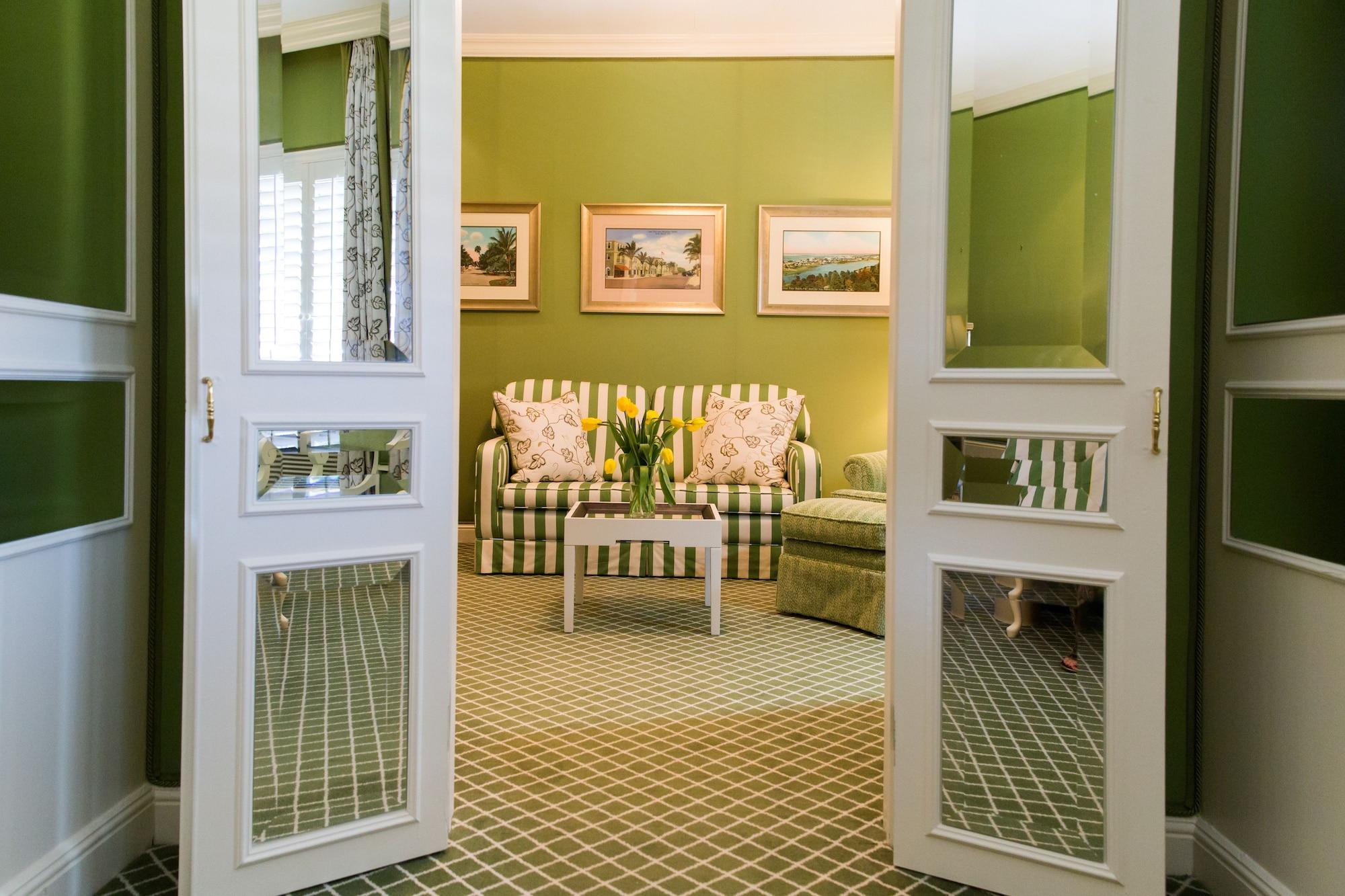 The Chesterfield Hotel Palm Beach Extérieur photo